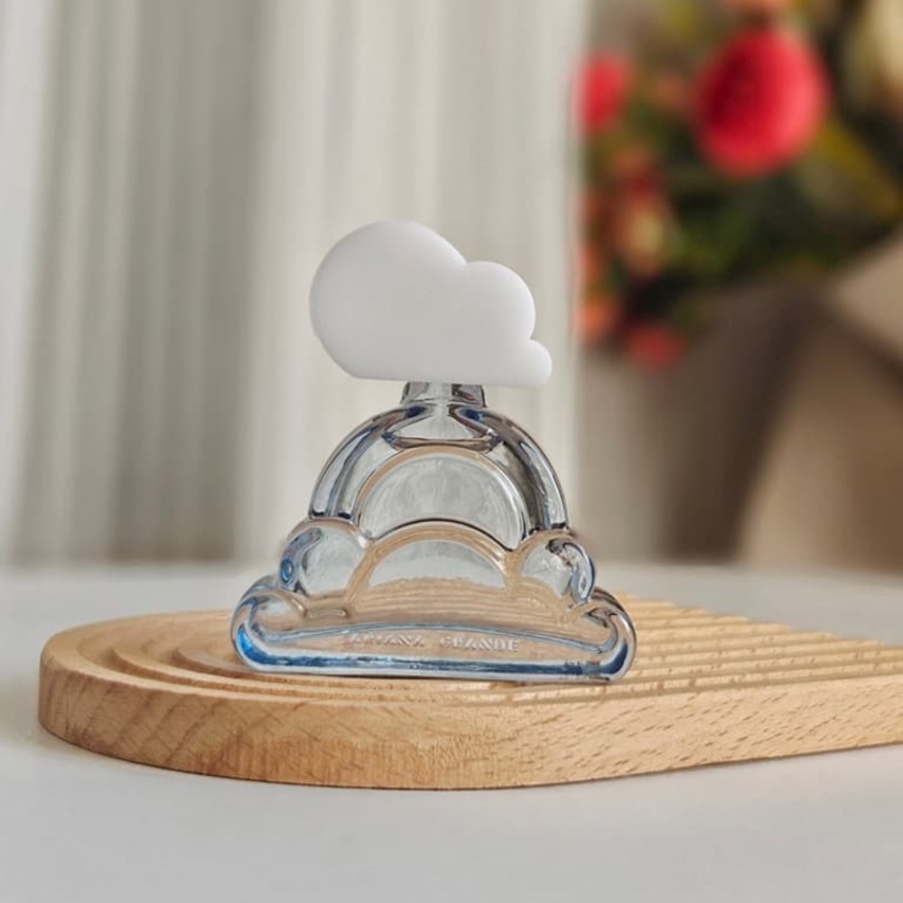 NEW ARIANA GRANDE CLOUD 0.25 OZ/7.5 ML TRAVEL SIZE SPLASH
